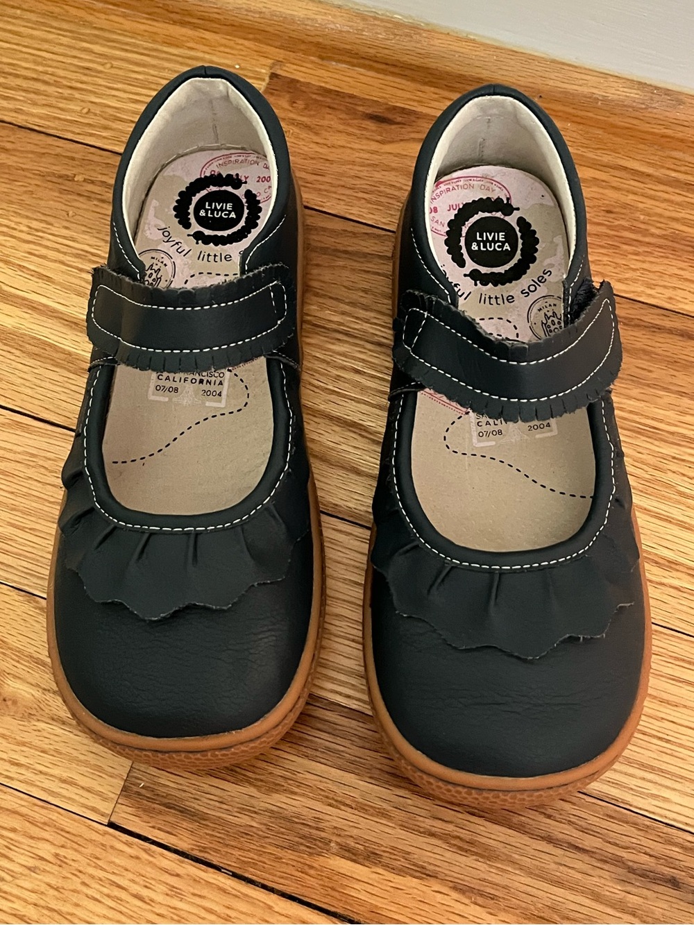 Livie & Luca Navy Blue Mary Jane Shoes with Tan Soles size 2